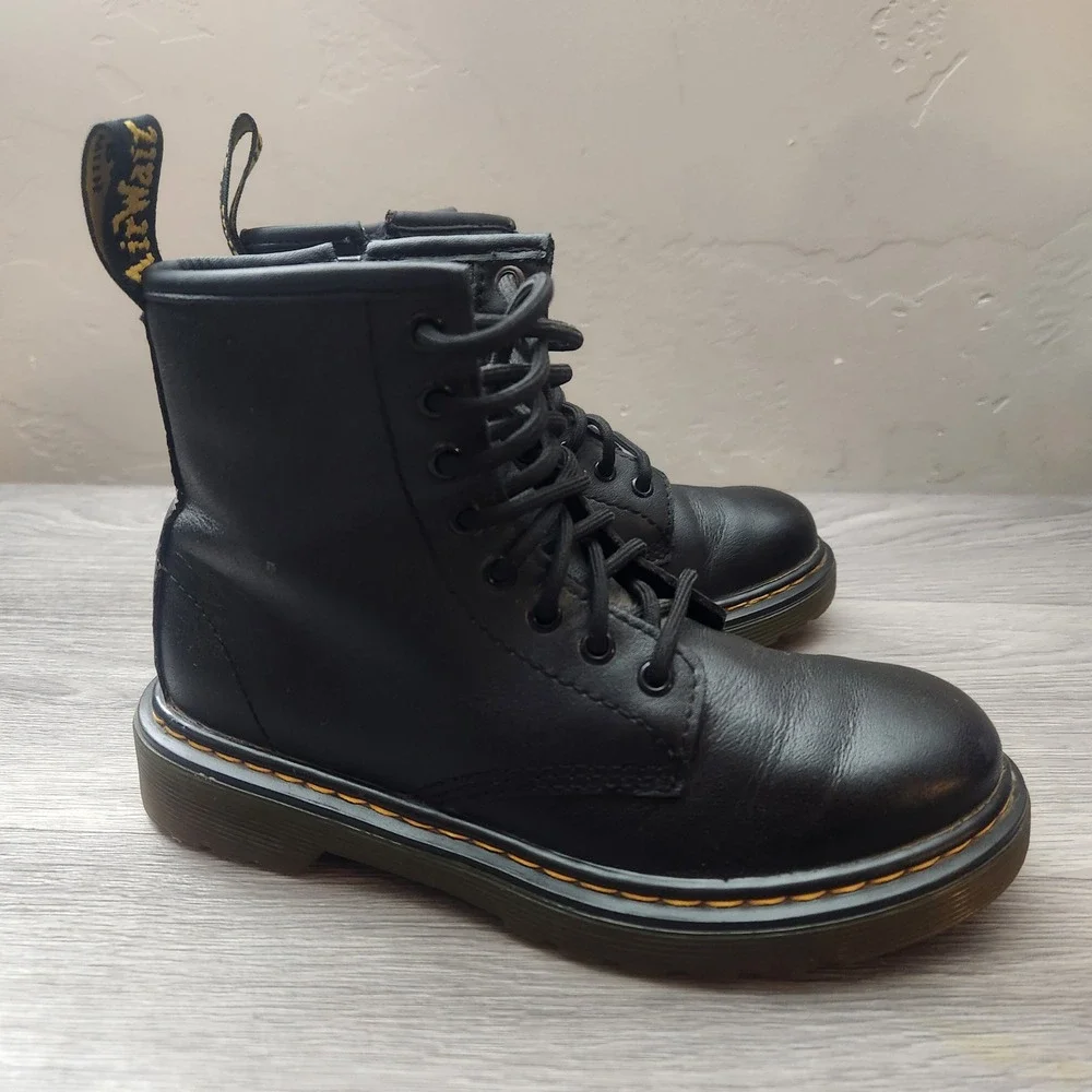 Dr. Martens  Delaney Black Leather Lace Up Boots Kids US Size 1 Side Zip Unisex‎